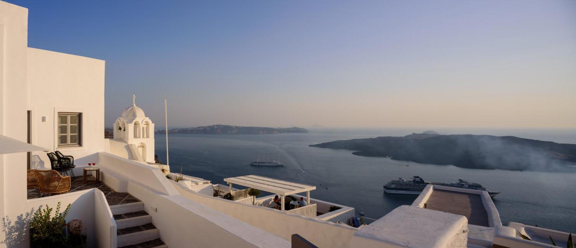 Anemos Family Fira (Santorini)